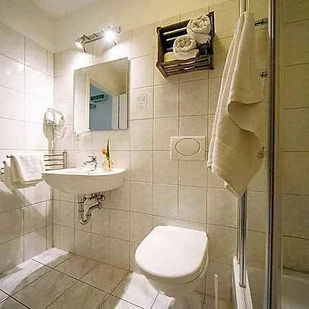Apartmenthaus Kaiser Friedrich 3*