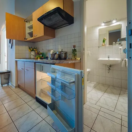 Apartmenthaus Kaiser Friedrich מלון דירות 3*