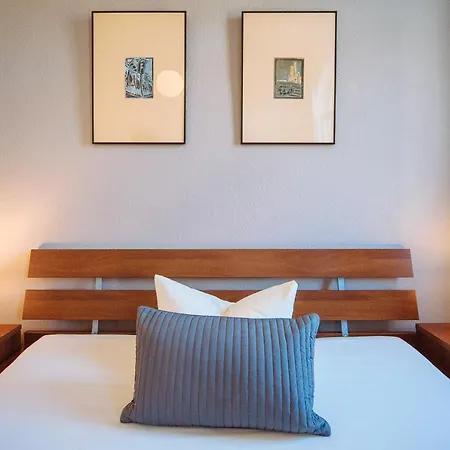 Apartmenthaus Kaiser Friedrich מלון דירות