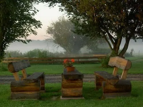 Apartmenthaus Kaiser Friedrich 3*